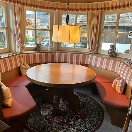 Ferienwohnung Enzian Erker * Garmisch-Partenkirchen